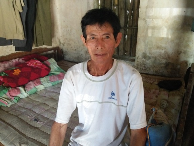G&aacute;nh nặng cuộc đời của cựu thanh ni&ecirc;n xung phong, gần 70 vẫn phu gạch nu&ocirc;i chồng khuyết tật, 2 con t&acirc;m thần - Ảnh 3.