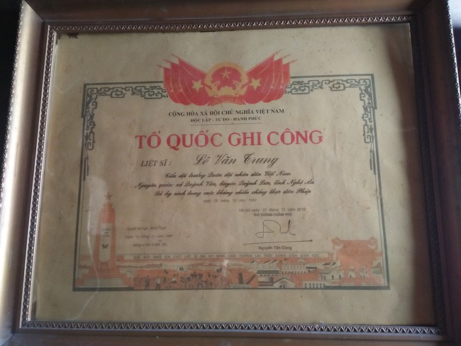 G&aacute;nh nặng cuộc đời của cựu thanh ni&ecirc;n xung phong, gần 70 vẫn phu gạch nu&ocirc;i chồng khuyết tật, 2 con t&acirc;m thần - Ảnh 6.