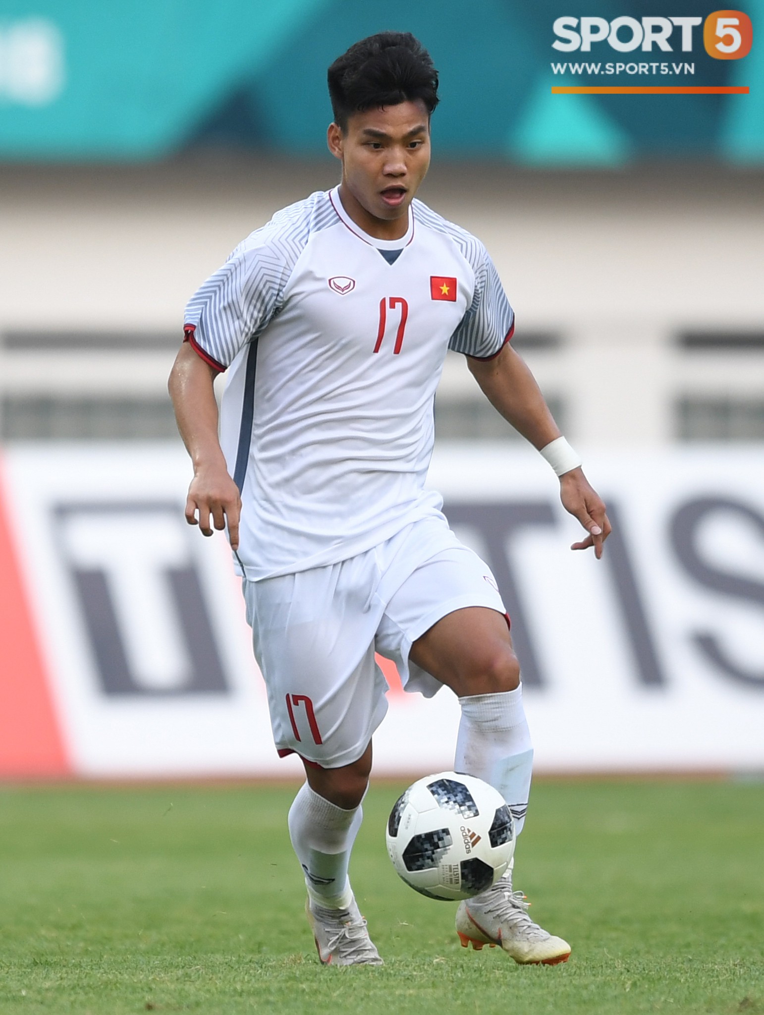Báo châu Á bày tỏ quan ngại sâu sắc khi đội tuyển Việt Nam mất Văn Thanh ở AFF Cup - Ảnh 2.