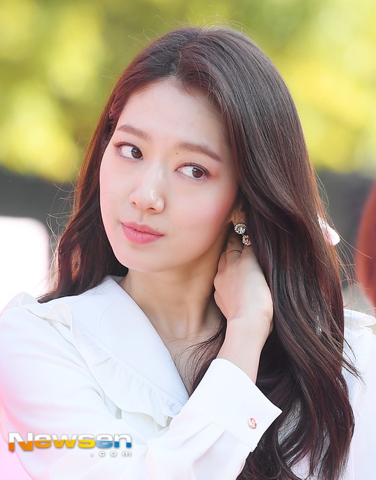 Cứ bảo nhan sắc Park Shin Hye quá thường, nhưng loạt ảnh đẹp mê mẩn của cô hôm nay lại chứng tỏ điều ngược lại - Ảnh 9.