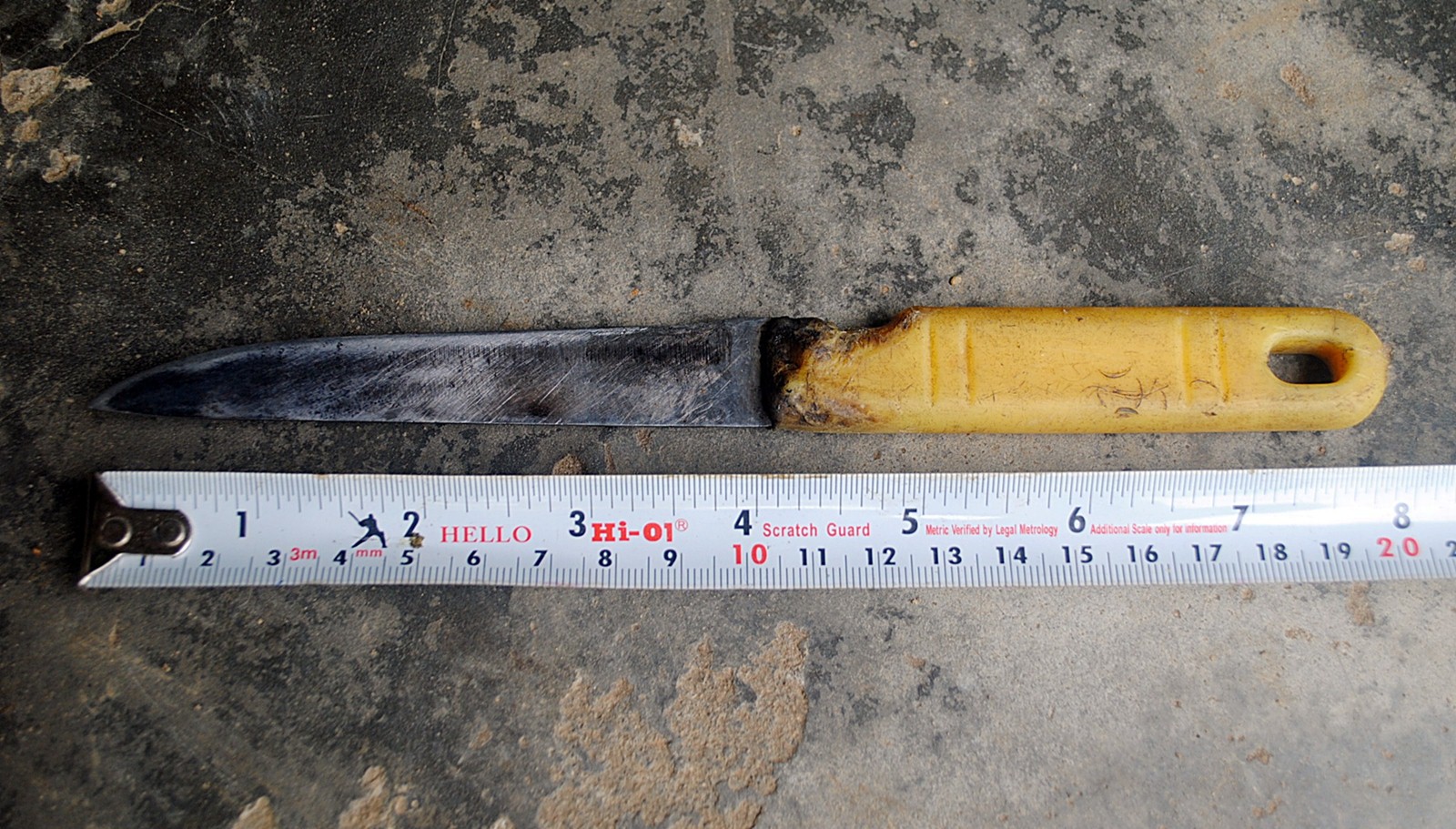 Khởi tố thiếu niên 16 tuổi đâm cụ bà 82 tuổi để cướp tiền đi mua mì tôm - Ảnh 2. Khởi tố thiếu niên 16 tuổi đâm cụ bà 82 tuổi để cướp tiền đi mua mì tôm - Ảnh 2.