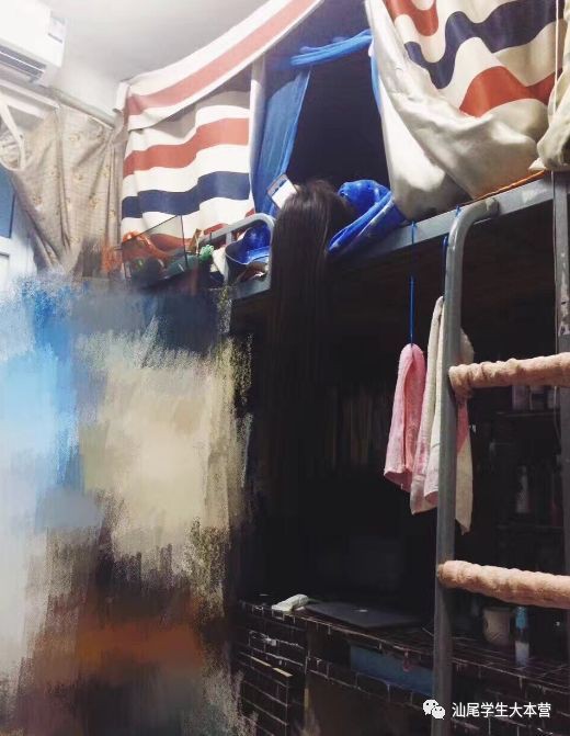 Truyện kinh dị siêu ngắn nhưng gây ám ảnh kinh niên ở ký túc xá: Đứa giường trên xõa tóc khi ngủ! - Ảnh 1. Truyện kinh dị siêu ngắn nhưng gây ám ảnh kinh niên ở ký túc xá: Đứa giường trên xõa tóc khi ngủ!