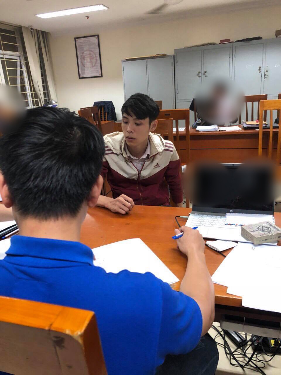 Nam thanh niên đâm người yêu cũ 9 nhát đã ra đầu thú - Ảnh 1. Nam thanh niên đâm người yêu cũ 9 nhát đã ra đầu thú - Ảnh 1.