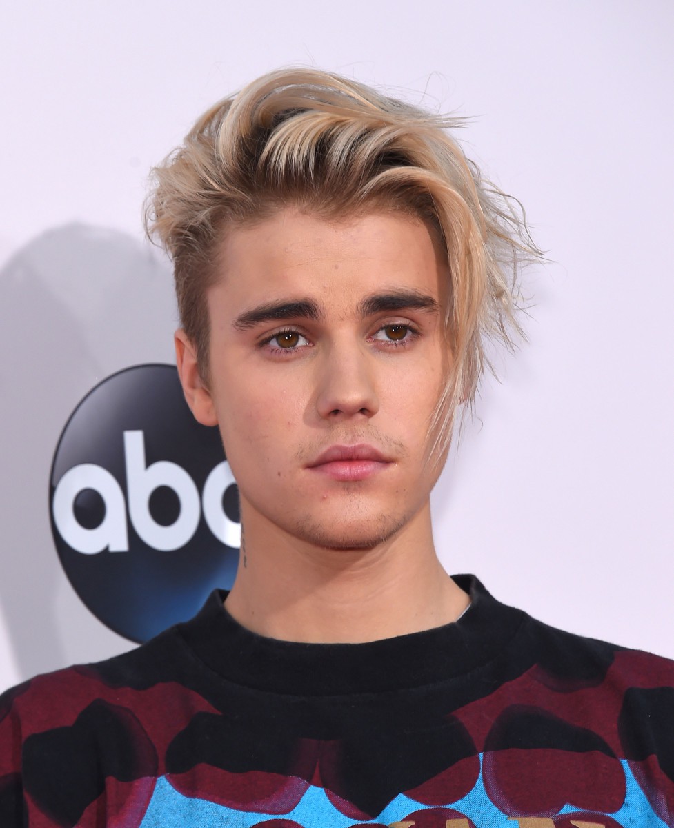 Sau ông hoàng R&B John Legend, gà nhà SM tiếp tục hợp tác cùng Justin Bieber - Ảnh 2. Sau ông hoàng R&B John Legend, gà nhà SM tiếp tục hợp tác cùng Justin Bieber - Ảnh 2.