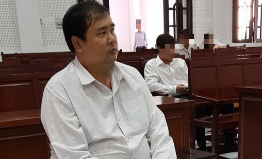 Cựu giám đốc ngân hàng chiếm đoạt 3,3 tỉ của bạn để… đi học thạc sĩ - Ảnh 1. Cựu giám đốc ngân hàng chiếm đoạt 3,3 tỉ của bạn để… đi học thạc sĩ - Ảnh 1.