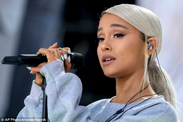 Ariana Grande phản ứng gì sau khi chia tay chồng chưa cưới? - Ảnh 1.