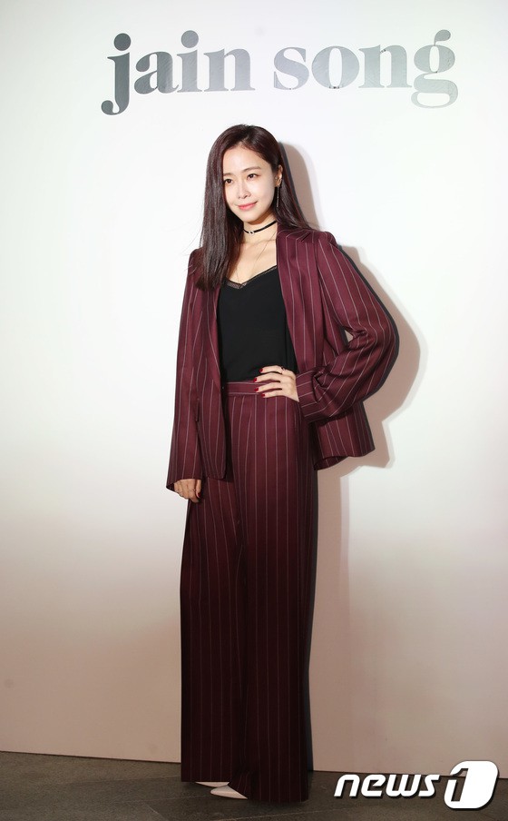 Park Shin Hye lên đời nhan sắc sau khi hẹn hò, diễn viên kém nổi bỗng chiếm spotlight vì diện áo xuyên thấu - Ảnh 7.