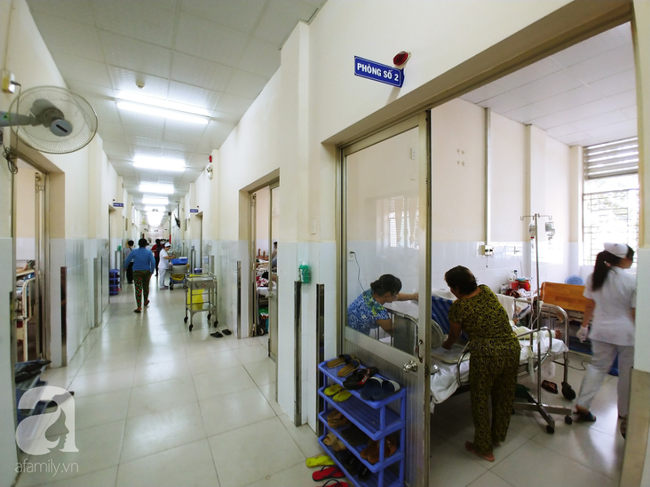 Người phụ nữ mất em trai, nuôi chồng nguy kịch vì cháy nhà: “Nếu có phép màu, em chỉ mong được đổi mạng cho chồng” - Ảnh 2. Người phụ nữ mất em trai, nuôi chồng nguy kịch vì cháy nhà: “Nếu có phép màu, em chỉ mong được đổi mạng cho chồng” - Ảnh 2.