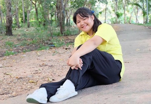 Quá trình lột xác từ nặng 1 tạ xuống chỉ còn hơn 50kg của thiếu nữ Thái Lan - Ảnh 4.