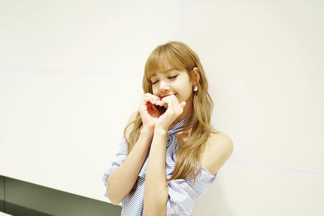 Danh sách sao Thái đình đám là fan cứng của Lisa (Black Pink): Toàn nhân vật không phải dạng vừa đâu - Ảnh 35. Danh sách sao Thái đình đám là fan cứng của Lisa (Black Pink): Toàn nhân vật không phải dạng vừa đâu - Ảnh 35.