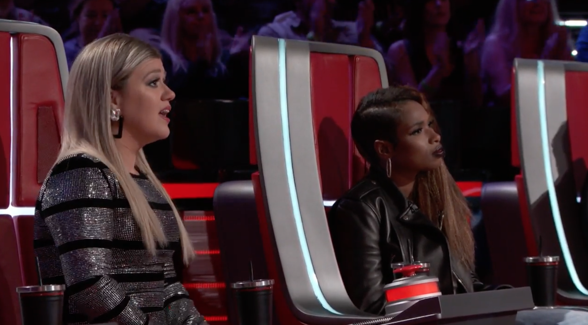The Voice US: Kelly Clarkson tiếp tục tiễn 2 chàng trai yêu nhau ra về - Ảnh 3. The Voice US: Kelly Clarkson tiếp tục tiễn 2 chàng trai yêu nhau ra về - Ảnh 3.