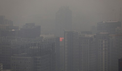 Sương mù ô nhiễm của Bắc Kinh trở lại do dân chúng dùng nước hoa và gel xịt tóc? - Ảnh 1.