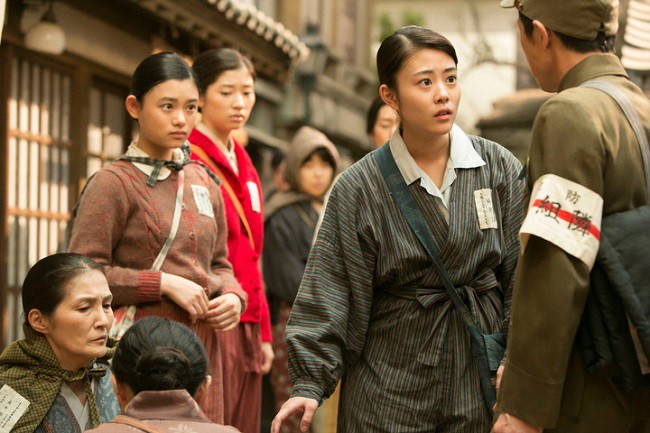 Phụ nữ - những kẻ bé nhỏ nhưng mạnh mẽ nhất thế gian qua 5 tuyệt tác phim Nhật - Ảnh 7.