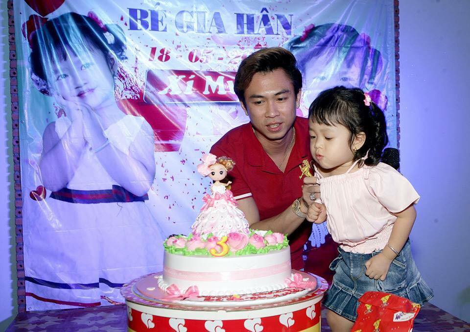 Sau 4 thÃ¡ng tiáº¿t lá» lÃ m bá» ÄÆ¡n thÃ¢n, Há» Viá»t Trung báº¥t ngá» ká» niá»m 4 nÄm yÃªu báº¡n gÃ¡i cÅ© Mi VÃ¢n thay lá»i xÃ¡c nháº­n ÄÃ£ hÃ n gáº¯n tÃ¬nh cáº£m - áº¢nh 2.