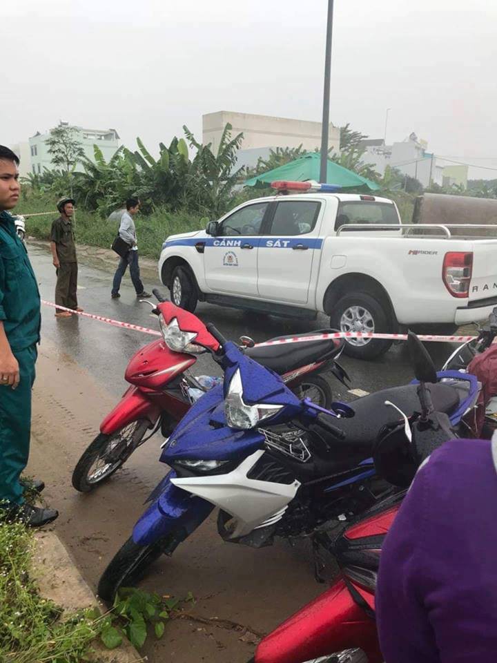Nghi án thanh niên mặc đồng phục GrabBike bị giết, cướp ở Sài Gòn - Ảnh 1. Nghi án thanh niên mặc đồng phục GrabBike bị giết, cướp ở Sài Gòn - Ảnh 1.