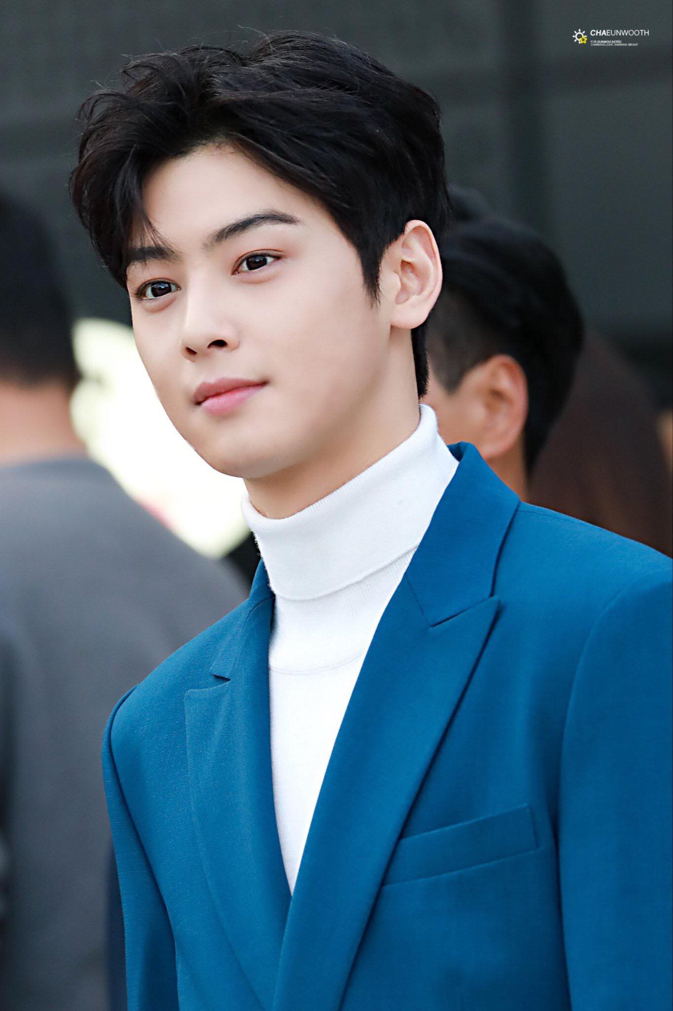 Mỹ nam không góc chết Cha Eun Woo: Ảnh fansite chụp đẹp như hoạ báo, nhưng xem ảnh nhà báo chụp mới ngã ngửa làn da sần sùi - Ảnh 3. Mỹ nam không góc chết Cha Eun Woo: Ảnh fansite chụp đẹp như hoạ báo, nhưng xem ảnh nhà báo chụp mới ngã ngửa làn da sần sùi - Ảnh 3.