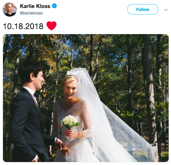 Đ&aacute;m cưới cổ t&iacute;ch đang rầm rộ nhất Hollywood: Karlie Kloss kết h&ocirc;n với em trai con rể Tổng thống Mỹ - Ảnh 2.