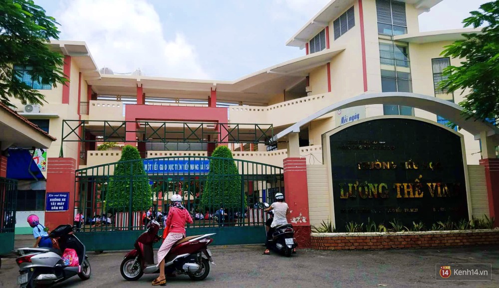 Nhiều học sinh lớp 5 ở Sài Gòn sợ hãi không dám đi học vì bị thầy chủ nhiệm đấm đá, tát vào mặt - Ảnh 1. Nhiều học sinh lớp 5 ở Sài Gòn sợ hãi không dám đi học vì bị thầy chủ nhiệm đấm đá, tát vào mặt - Ảnh 1.