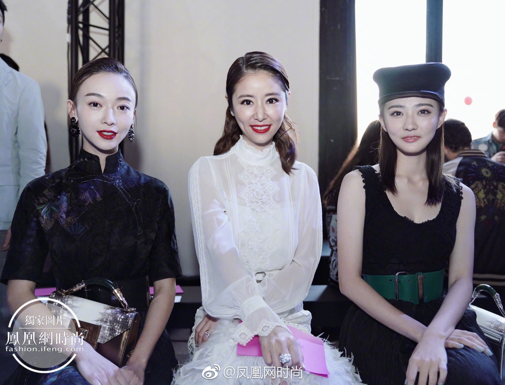 Ngô Cẩn Ngôn bỗng bớt “sến”, Lâm Tâm Như và Xa Thi Mạn lại lép vế vì lối makeup không phù hợp 15 Ngô Cẩn Ngôn bỗng bớt “sến”, Lâm Tâm Như và Xa Thi Mạn lại lép vế vì lối makeup không phù hợp - Ảnh 14.