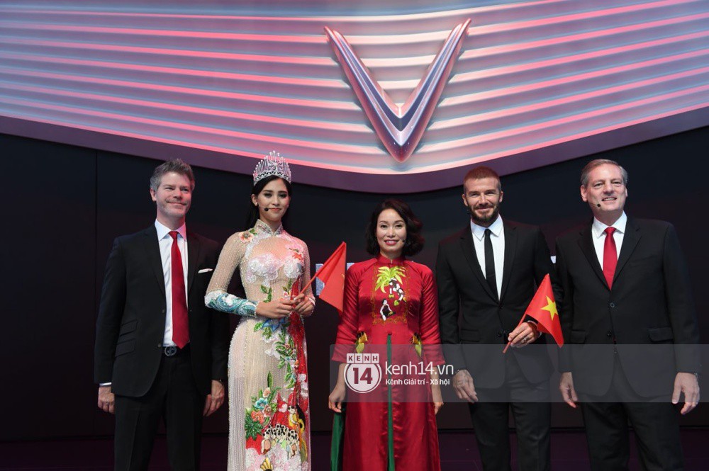 Hoa hậu của Tiểu Vy diện váy dạ hội nổi bật, cực xinh đẹp trong sự kiện ra mắt ô tô VINFAST tại Paris - Ảnh 9. Hoa hậu của Tiểu Vy diện váy dạ hội nổi bật, cực xinh đẹp trong sự kiện ra mắt ô tô VINFAST tại Paris - Ảnh 9.
