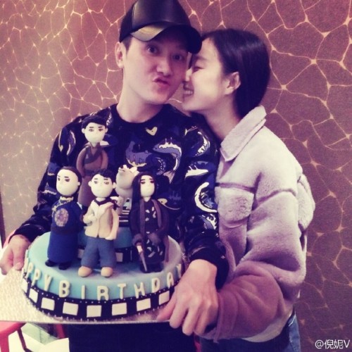 Mất l&ograve;ng với nửa l&agrave;ng giải tr&iacute;, đ&aacute;m cưới của Triệu Lệ Dĩnh - Ph&ugrave;ng Thiệu Phong liệu c&ograve;n c&oacute; những ai tới tham dự? - Ảnh 8.