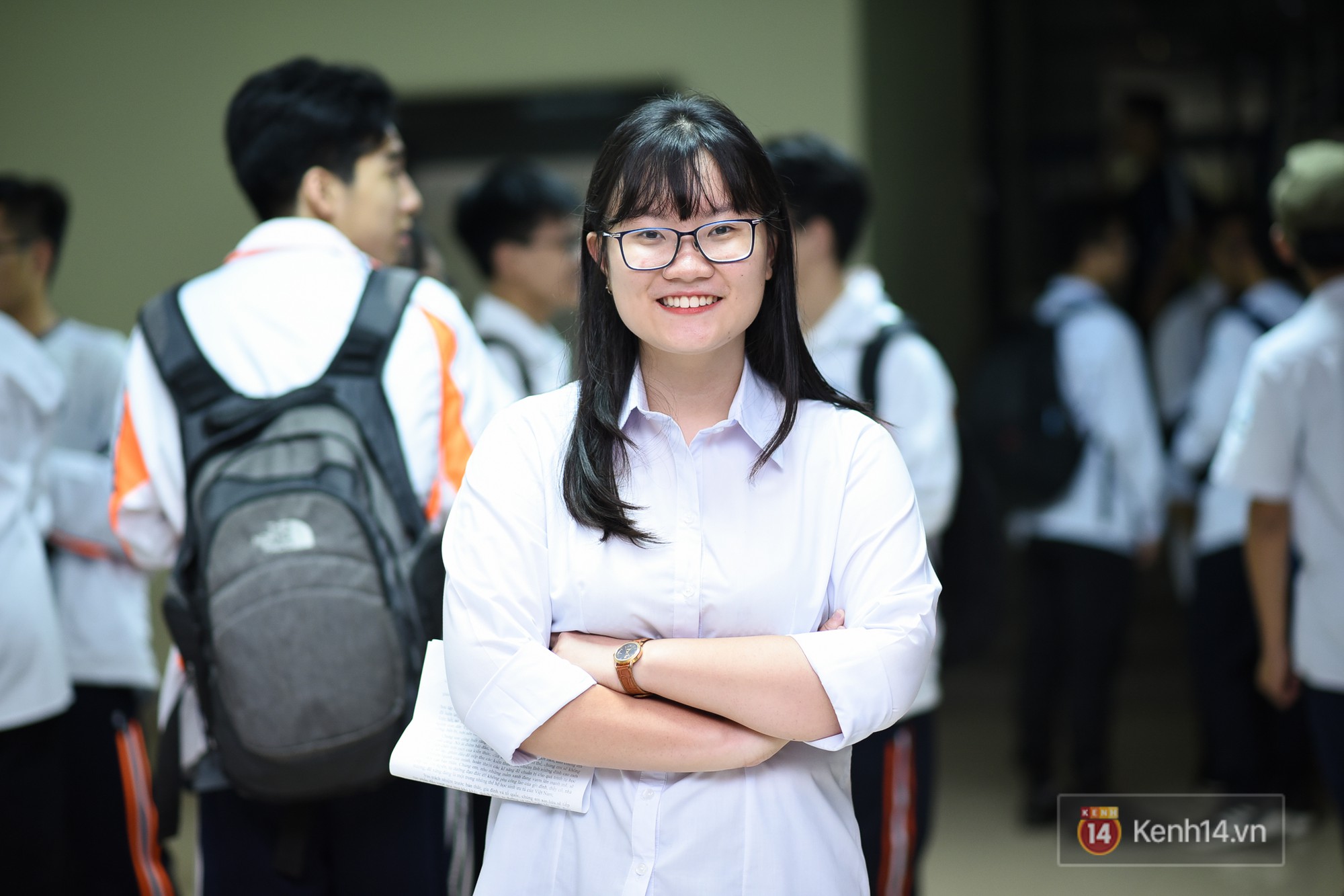 Nữ sinh 2000 gi&agrave;nh HCV Olympic Sinh học Quốc tế, đạt kỷ lục th&iacute; sinh c&oacute; điểm thi cao nhất thế giới: Ba l&ocirc; đến trường nặng 8kg to&agrave;n l&agrave; s&aacute;ch vở - Ảnh 2.