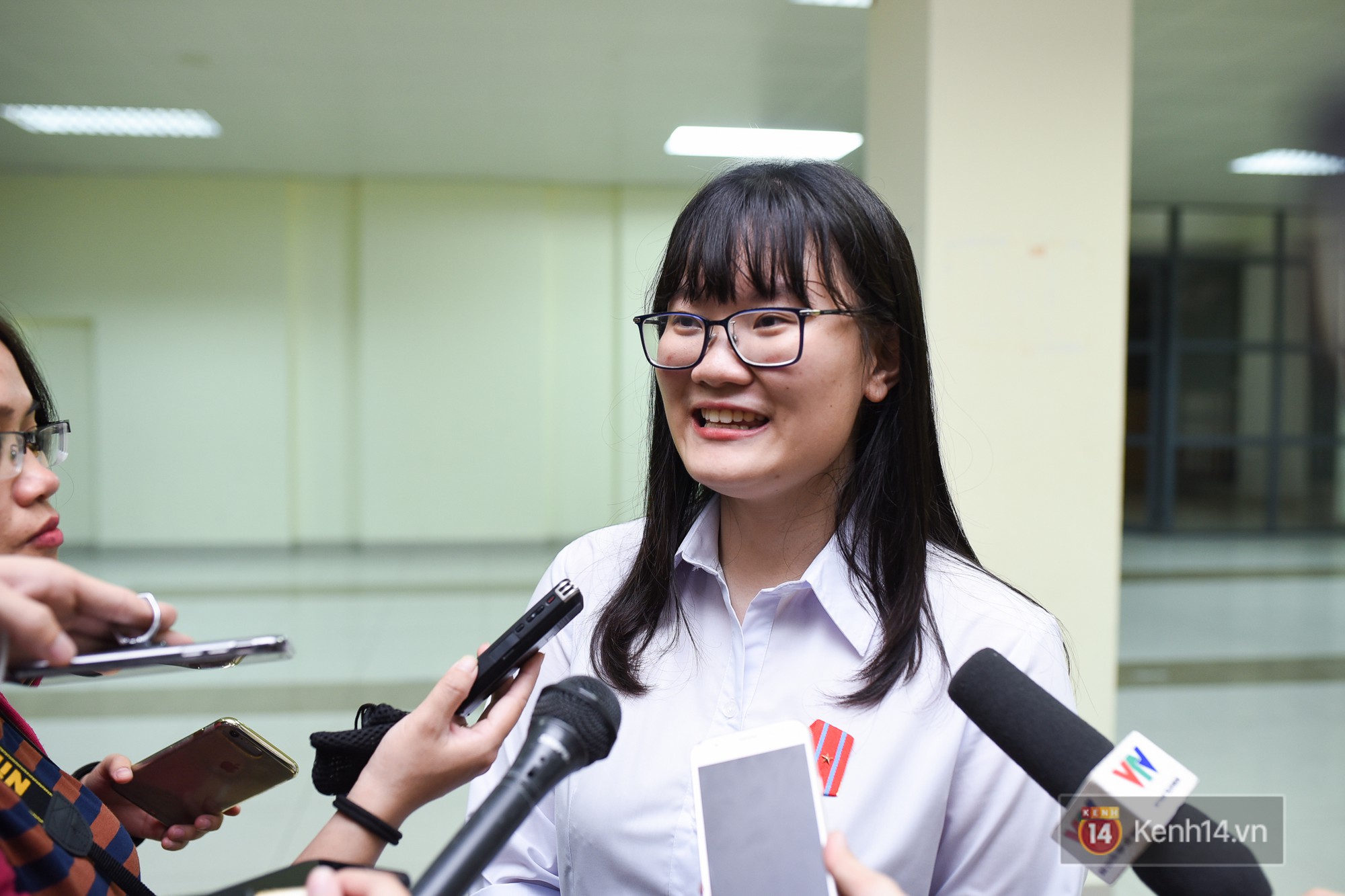 Nữ sinh 2000 gi&agrave;nh HCV Olympic Sinh học Quốc tế, đạt kỷ lục th&iacute; sinh c&oacute; điểm thi cao nhất thế giới: Ba l&ocirc; đến trường nặng 8kg to&agrave;n l&agrave; s&aacute;ch vở - Ảnh 8.