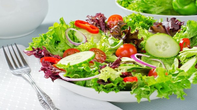 Muốn ăn salad để giảm cân thì phải chọn nguyên liệu như thế này, sai món là bạn sẽ tăng cân ngay - Ảnh 2.