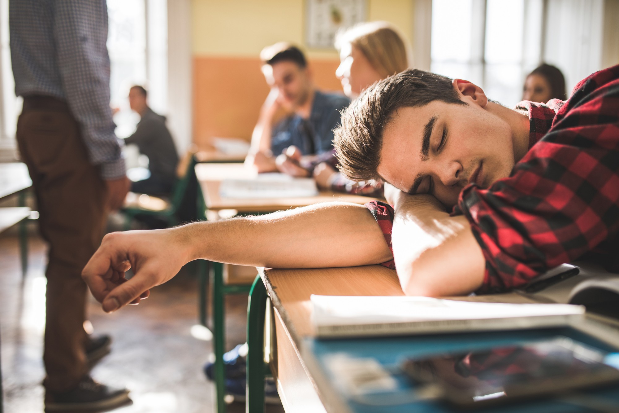 8h sáng mới bắt đầu học nhưng sinh viên tại Anh vẫn phản đối dữ dội khiến trường phải hủy bỏ kế hoạch - Ảnh 2. 8h sáng mới bắt đầu học nhưng sinh viên tại Anh vẫn phản đối dữ dội khiến trường phải hủy bỏ kế hoạch - Ảnh 2.