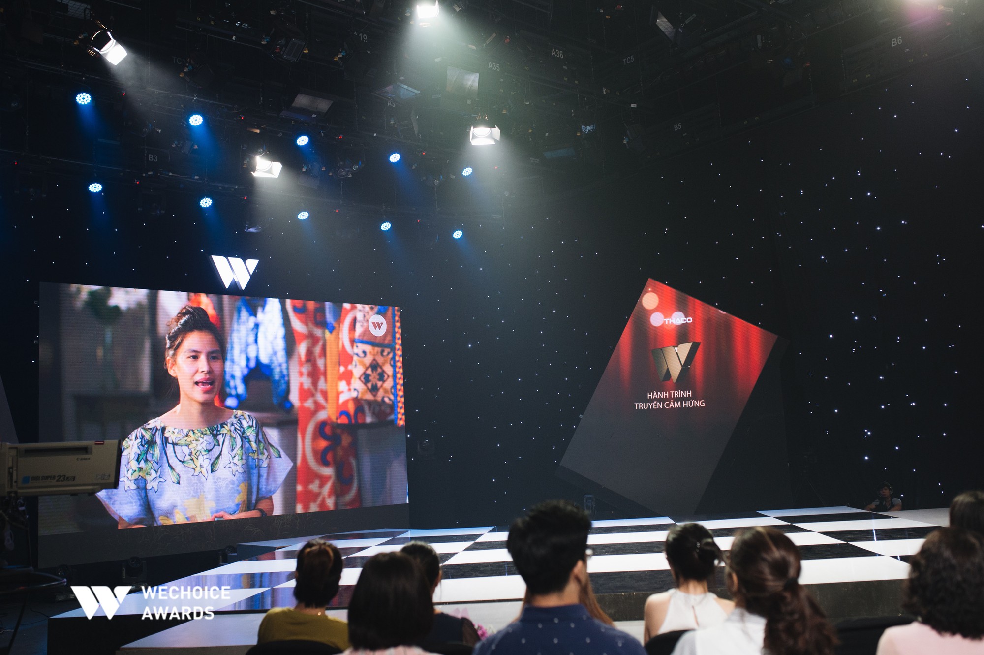 Hành trình truyền cảm hứng WeChoice Awards tháng 10: Vì mỗi người phụ nữ đều là một đóa hoa! - Ảnh 4. Hành trình truyền cảm hứng WeChoice Awards tháng 10: Vì mỗi người phụ nữ đều là một đóa hoa! - Ảnh 4.