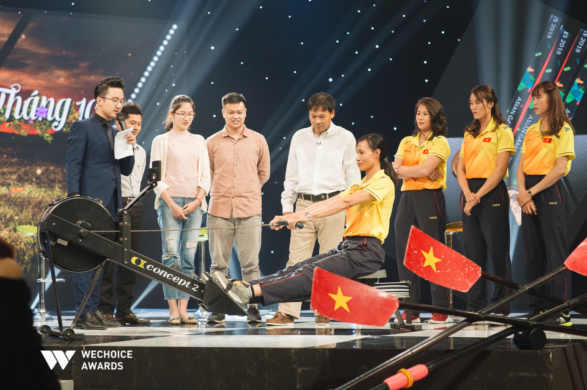 Hành trình truyền cảm hứng WeChoice Awards tháng 10: Vì mỗi người phụ nữ đều là một đóa hoa! - Ảnh 7. Hành trình truyền cảm hứng WeChoice Awards tháng 10: Vì mỗi người phụ nữ đều là một đóa hoa! - Ảnh 7.
