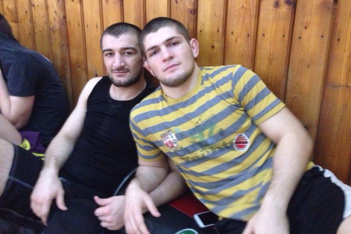 Kẻ thù của McGregor thắng nhờ điều luật lạ, lỡ khoảng thưởng cực khủng vì lý do đáng tiếc - Ảnh 2. Kẻ thù của McGregor thắng nhờ điều luật lạ, lỡ khoảng thưởng cực khủng vì lý do đáng tiếc - Ảnh 2.