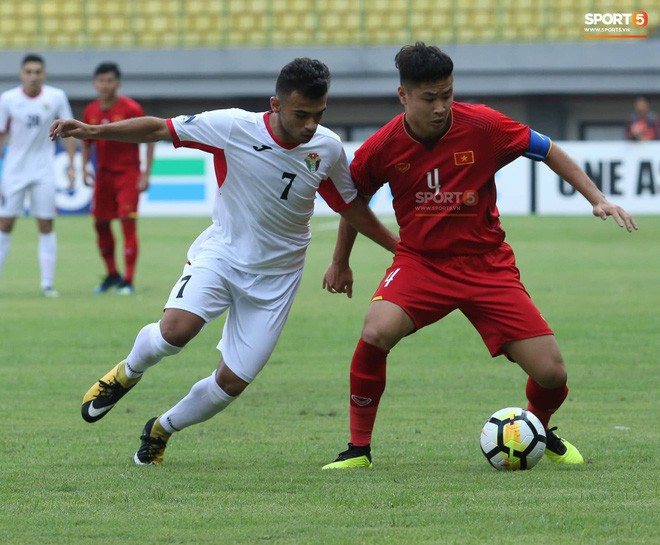 HLV U19 Australia: U19 Việt Nam l&agrave; đội b&oacute;ng mạnh, chơi kỹ thuật v&agrave; th&ocirc;ng minh - Ảnh 2.