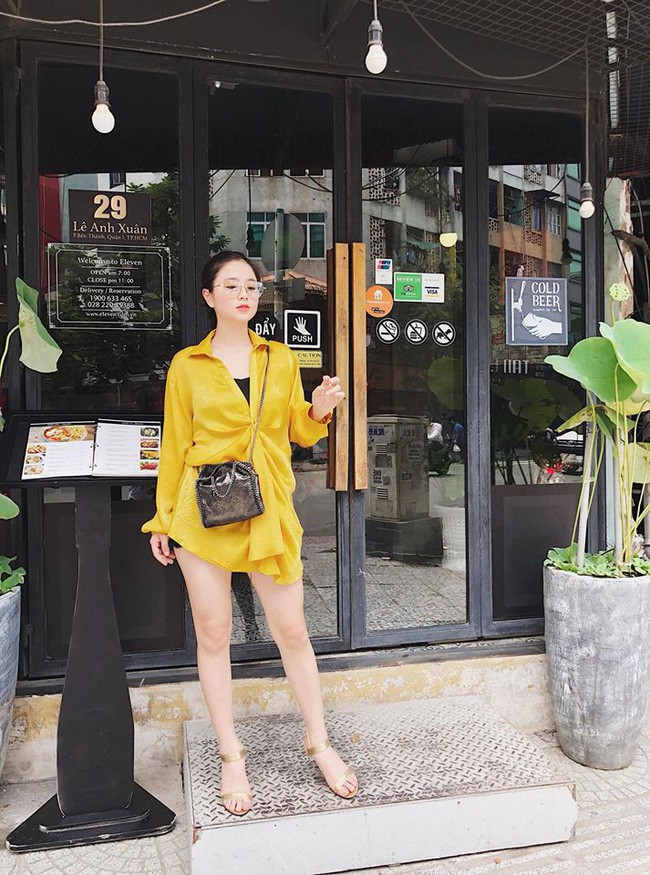 Loạt hot mom, người khoe dáng nuột người khoe phong cách cực trẻ trung trong street style tuần này - Ảnh 3.