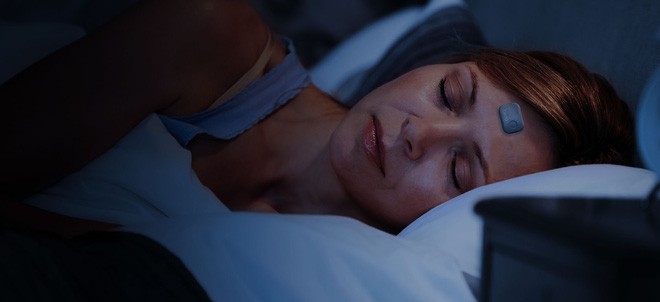 Thiết bị dính trên trán này sẽ giúp bạn theo dõi chất lượng giấc ngủ mỗi đêm - Ảnh 3.