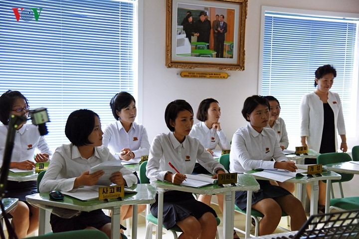 Cận cảnh quy trình rèn giũa các cô giáo tương lai của Triều Tiên - Ảnh 8.