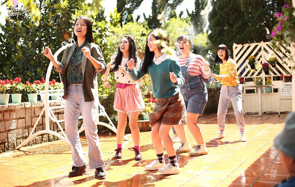 Hay dở gì thì cũng phải công nhận phim remake như Tháng Năm Rực Rỡ hay Hậu Duệ Mặt Trời đều có âm nhạc cực chất! - Ảnh 8. Hay dở gì thì cũng phải công nhận phim remake như Tháng Năm Rực Rỡ hay Hậu Duệ Mặt Trời đều có âm nhạc cực chất! - Ảnh 8.