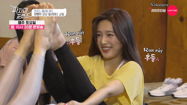 Chết cười với biểu cảm của mợ ngố Song Ji Hyo khi khổ sở tập yoga! - Ảnh 4.