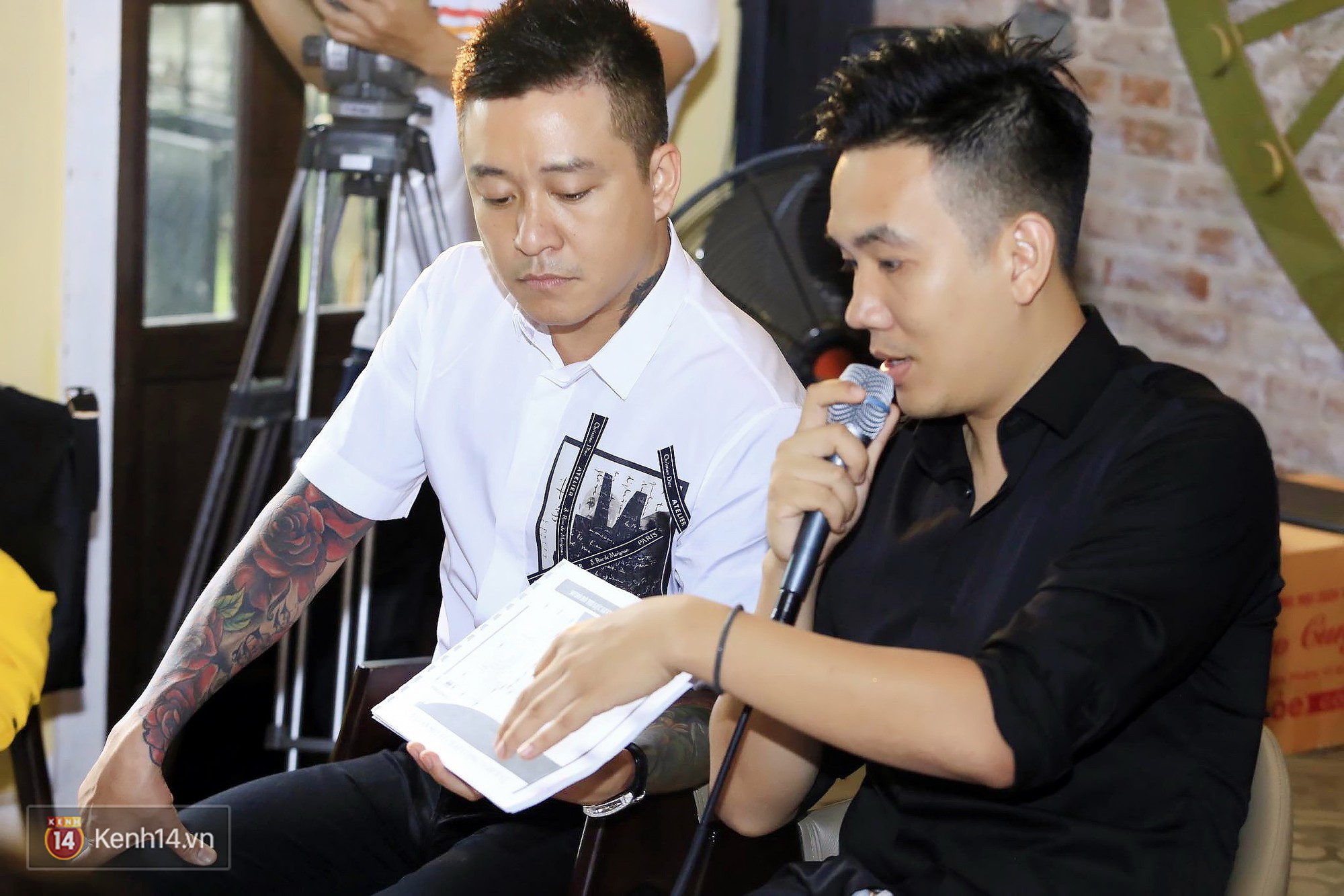 Sau chuỗi sự cố, Tuấn Hưng đền bù cho khán giả bằng liveshow miễn phí tại phố đi bộ Hồ Gươm - Ảnh 3. Sau chuỗi sự cố, Tuấn Hưng đền bù cho khán giả bằng liveshow miễn phí tại phố đi bộ Hồ Gươm - Ảnh 3.