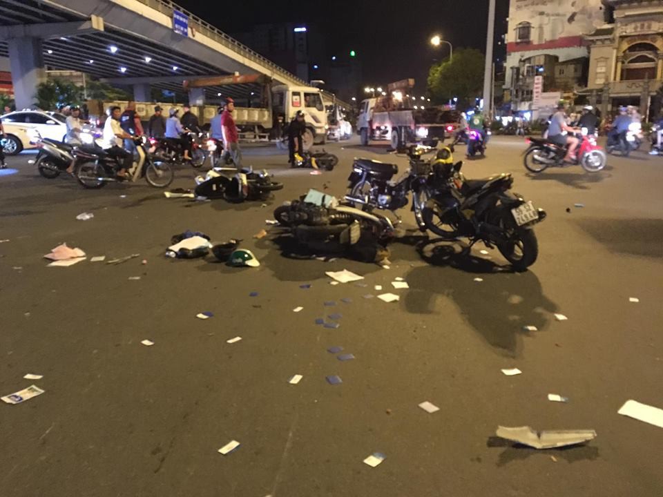 Sếp ngân hàng bị hiểu nhầm là người gây tai nạn ở ngã tư Hàng Xanh: Tôi sốc nặng, quá mệt mỏi vì bị chửi bới thậm tệ - Ảnh 1. Sếp ngân hàng bị hiểu nhầm là người gây tai nạn ở ngã tư Hàng Xanh: Tôi sốc nặng, quá mệt mỏi vì bị chửi bới thậm tệ - Ảnh 1.