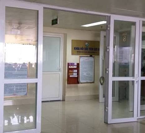 Vụ bé gái lớp 2 bị nam sinh viên chém nguy kịch: Gia đình tôi vẫn thường nhắc cháu cẩn thận khi ra khỏi nhà - Ảnh 4.