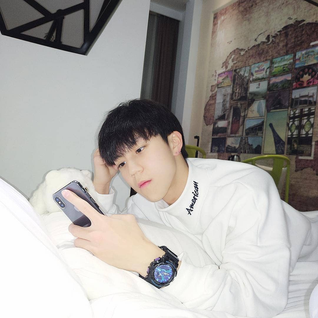 Nam sinh lớp 10, đã cao 1m81 lại còn lai Việt - Trung: Hot nhờ nhan sắc được ví với nam thần! - Ảnh 9. Nam sinh lớp 10, đã cao 1m81 lại còn lai Việt - Trung: Hot nhờ nhan sắc được ví với nam thần! - Ảnh 9.