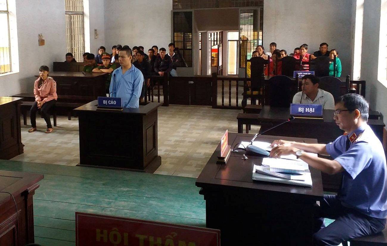 Bị đập phá đồ đạc rồi đuổi đánh, con trai 25 tuổi dùng dao đâm chết bố đẻ - Ảnh 1. Bị đập phá đồ đạc rồi đuổi đánh, con trai 25 tuổi dùng dao đâm chết bố đẻ - Ảnh 1.