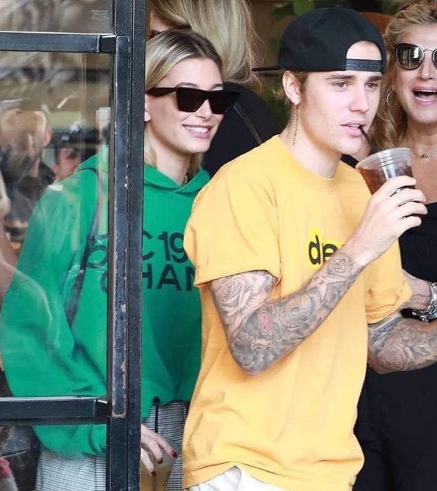 Justin Bieber đã trở lại: sạch sẽ, bảnh bao, mỗi tội quên kéo khoá quần - Ảnh 2.