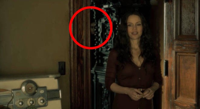 Kinh dị tới phát sợ, tại sao The Haunting of Hill House vẫn được cư dân mạng săn đón ầm ầm? - Ảnh 8.