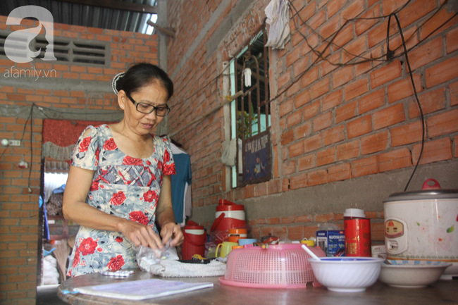 4 đứa trẻ mồ côi cha, ốm trơ xương vì đói ăn bên bà nội già yếu sau khi mẹ bỏ đi lấy chồng mới - Ảnh 11.