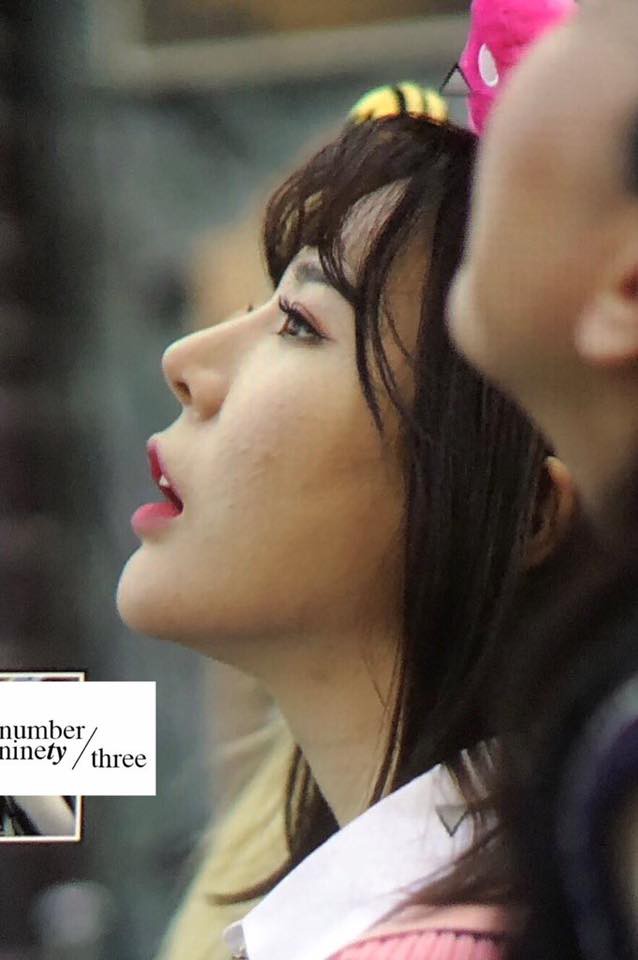 Sunny (SNSD) lộ l&agrave;n da lấm tấm mụn, đọ độ trẻ trung kh&ocirc;ng tuổi c&ugrave;ng Song Ji Hyo trong show mới - Ảnh 5.