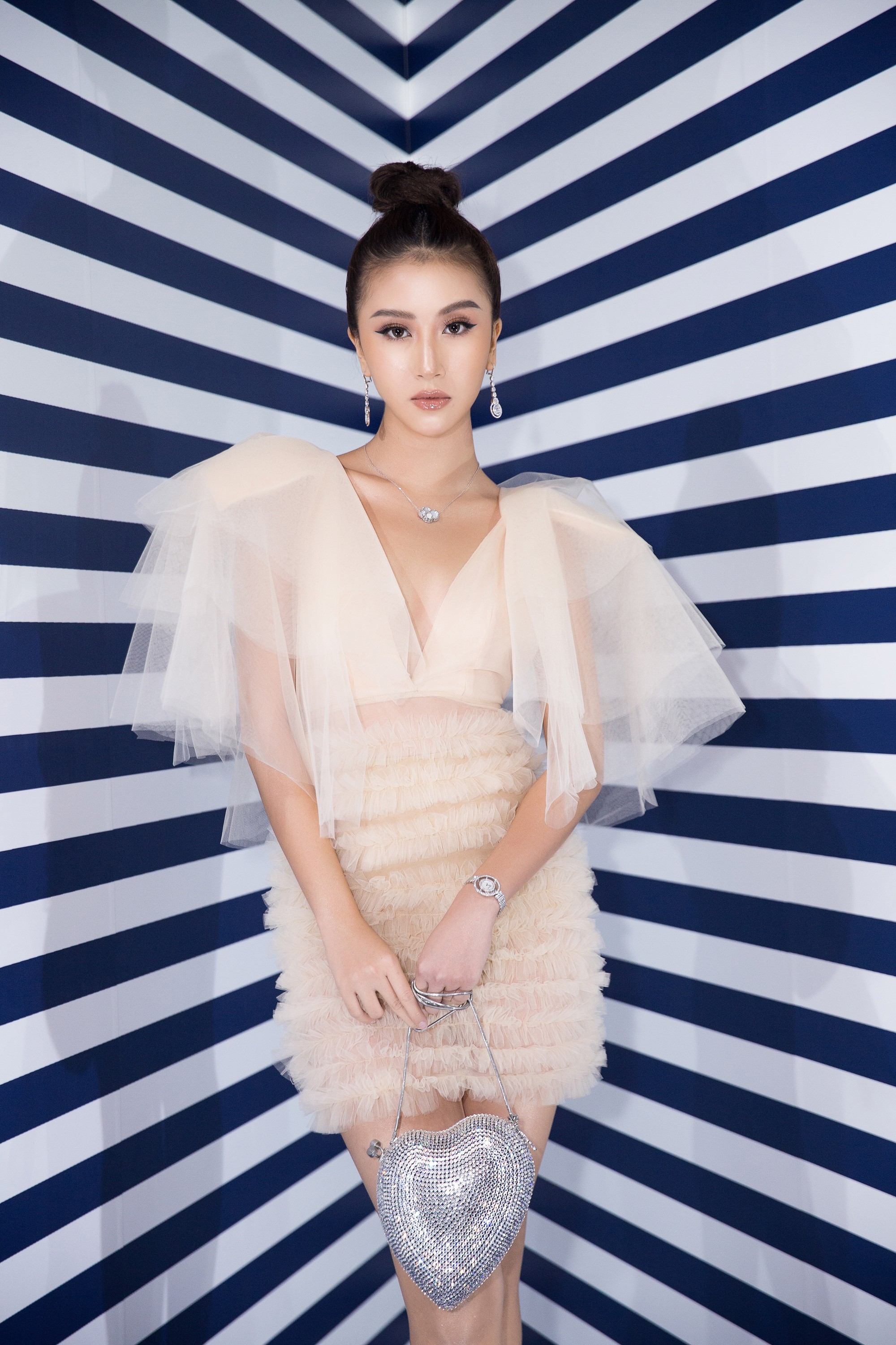 Đại chiến vòng 1: Chi Pu thắng lớn trước Jolie Nguyễn, Salim và Quỳnh Anh Shyn trong sự kiện thời trang - Ảnh 4. Đại chiến vòng 1: Chi Pu thắng lớn trước Jolie Nguyễn, Salim và Quỳnh Anh Shyn trong sự kiện thời trang - Ảnh 4.