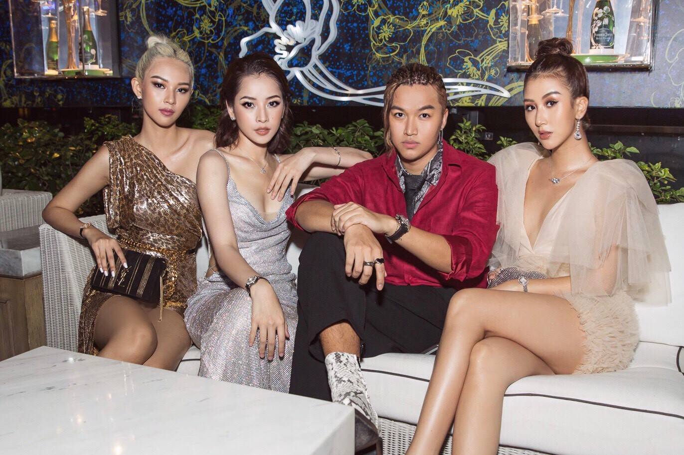 Đại chiến vòng 1: Chi Pu thắng lớn trước Jolie Nguyễn, Salim và Quỳnh Anh Shyn trong sự kiện thời trang - Ảnh 15. Đại chiến vòng 1: Chi Pu thắng lớn trước Jolie Nguyễn, Salim và Quỳnh Anh Shyn trong sự kiện thời trang - Ảnh 15.