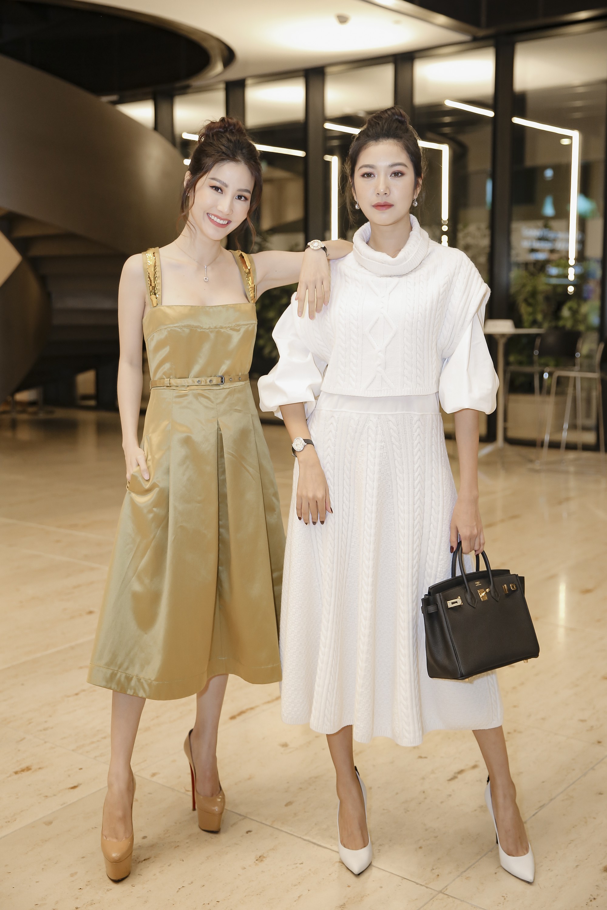 Đại chiến vòng 1: Chi Pu thắng lớn trước Jolie Nguyễn, Salim và Quỳnh Anh Shyn trong sự kiện thời trang - Ảnh 12. Đại chiến vòng 1: Chi Pu thắng lớn trước Jolie Nguyễn, Salim và Quỳnh Anh Shyn trong sự kiện thời trang - Ảnh 12.